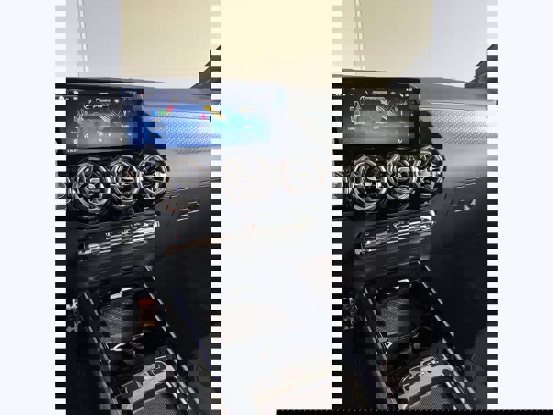 Image Mercedes-Benz GLA 180 d AMG Line  